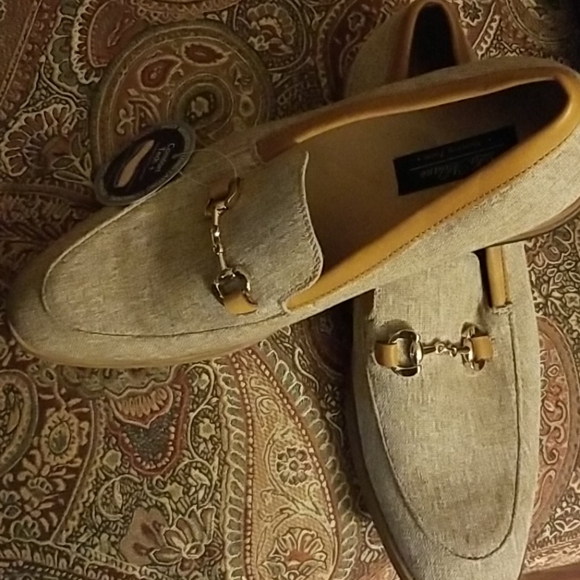 Shoes - Picture 3 of 4